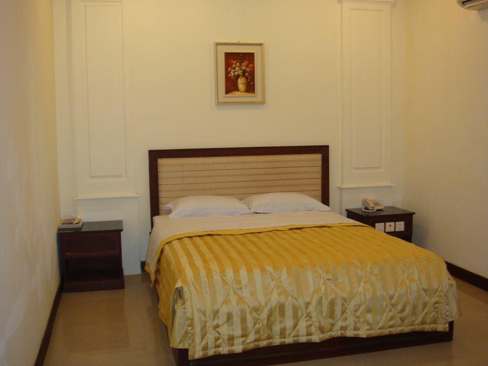Comfort Star 2 Hotel Phnom Penh Bagian luar foto