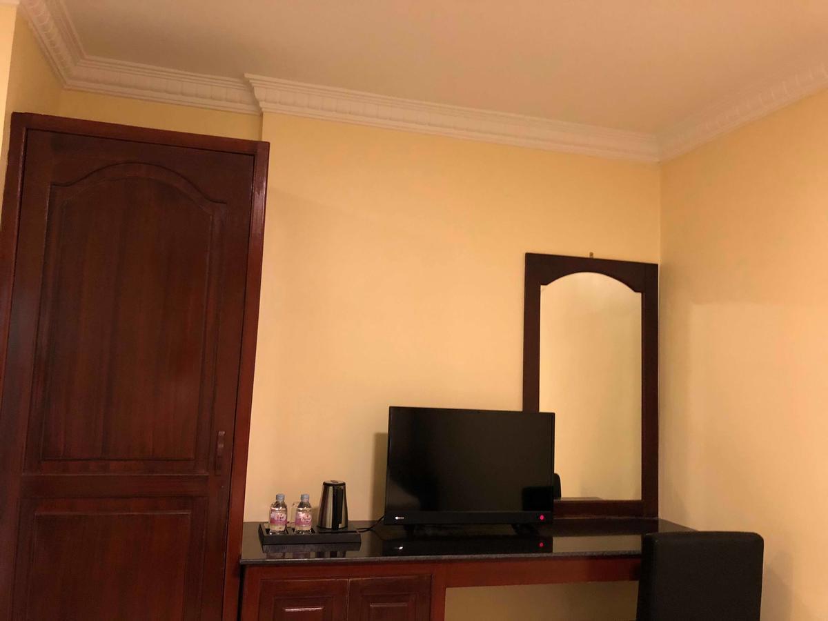 Comfort Star 2 Hotel Phnom Penh Bagian luar foto